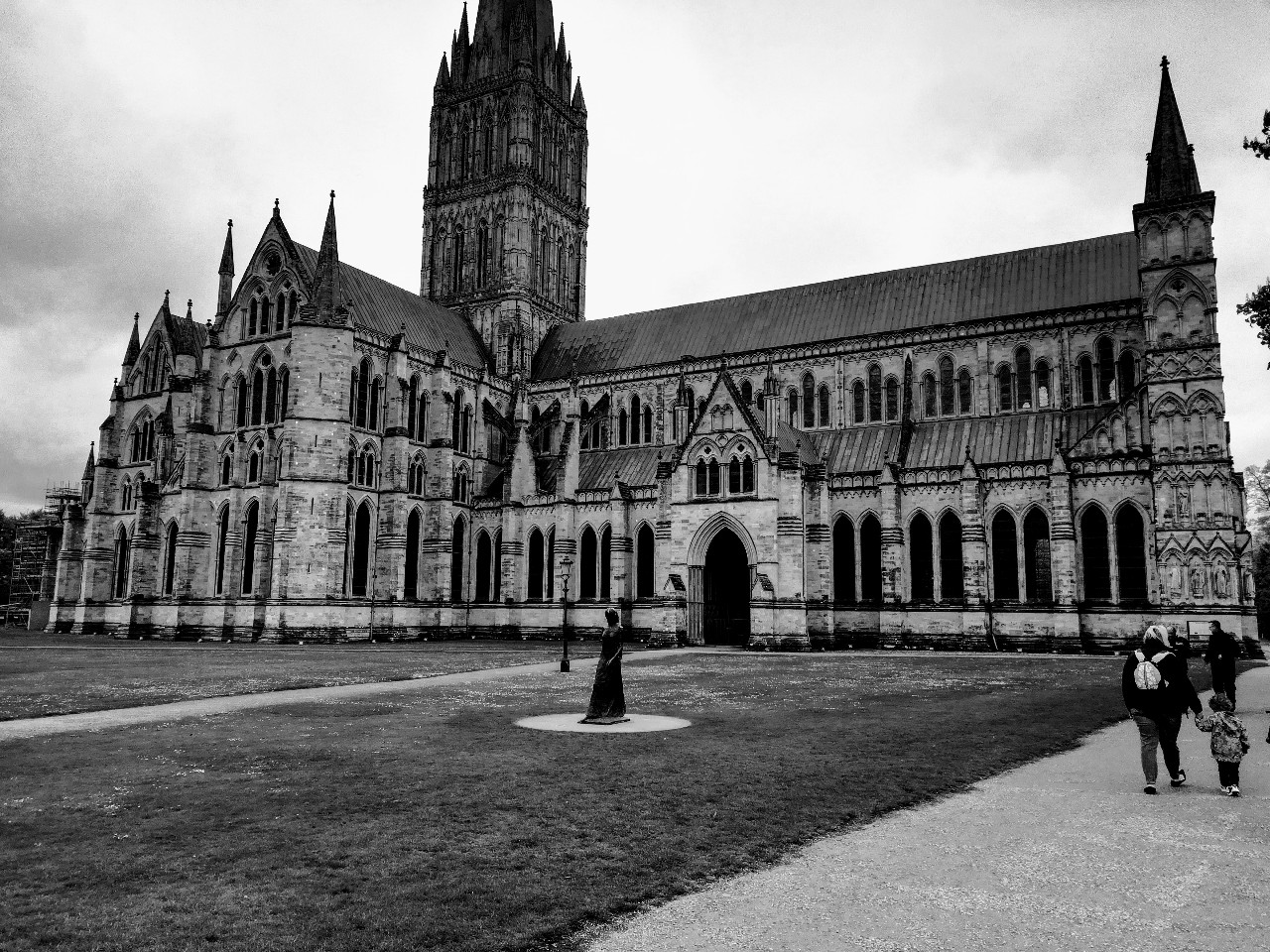 Salisbury Cathedral in black and white